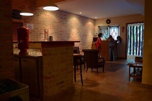 Bar (on property) - Escambo Hostel (Sao Paulo)