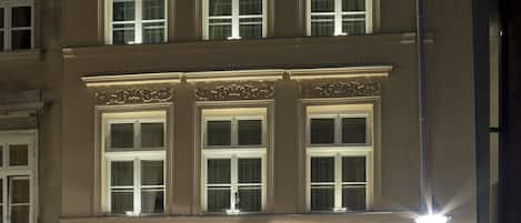 Façade de lâhĂ©bergement - soirĂ©e/nuit