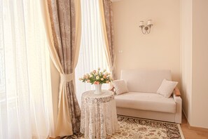 Télévision à écran plat de 40 pouces avec chaînes par satellite