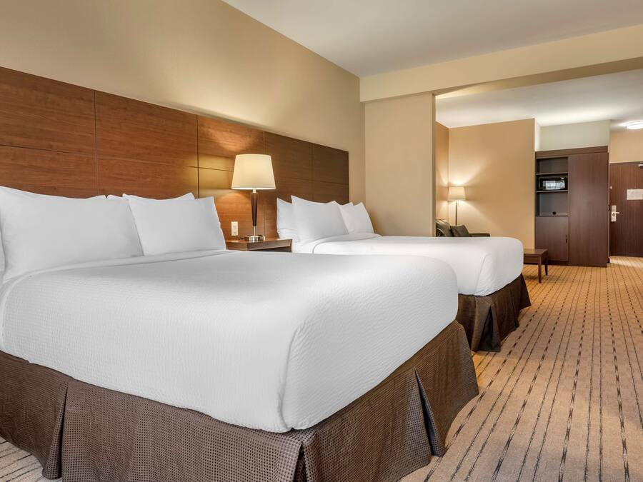 Phòng Suite, nhiều giường, không hút thuốc, tủ lạnh & lò vi sóng (with Sofabed) | Nệm có lớp đệm bông, bàn, khu vực làm việc phù hợp cho laptop