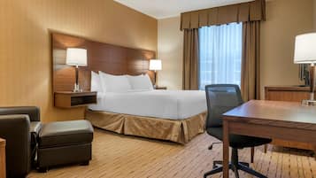 Pillowtop-patjalliset sängyt, työpöytä