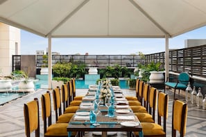 Outdoor pool, free pool cabanas, pool umbrellas
