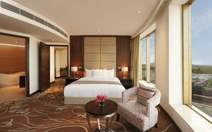 Premium bedding, minibar, in-room safe, individually decorated - Hilton Jaipur (Jaipur)