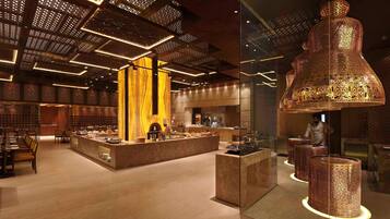 2 restaurants, breakfast, lunch, dinner served; international cuisine