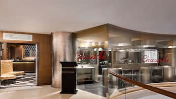 2 restaurants, breakfast, lunch, dinner served; international cuisine