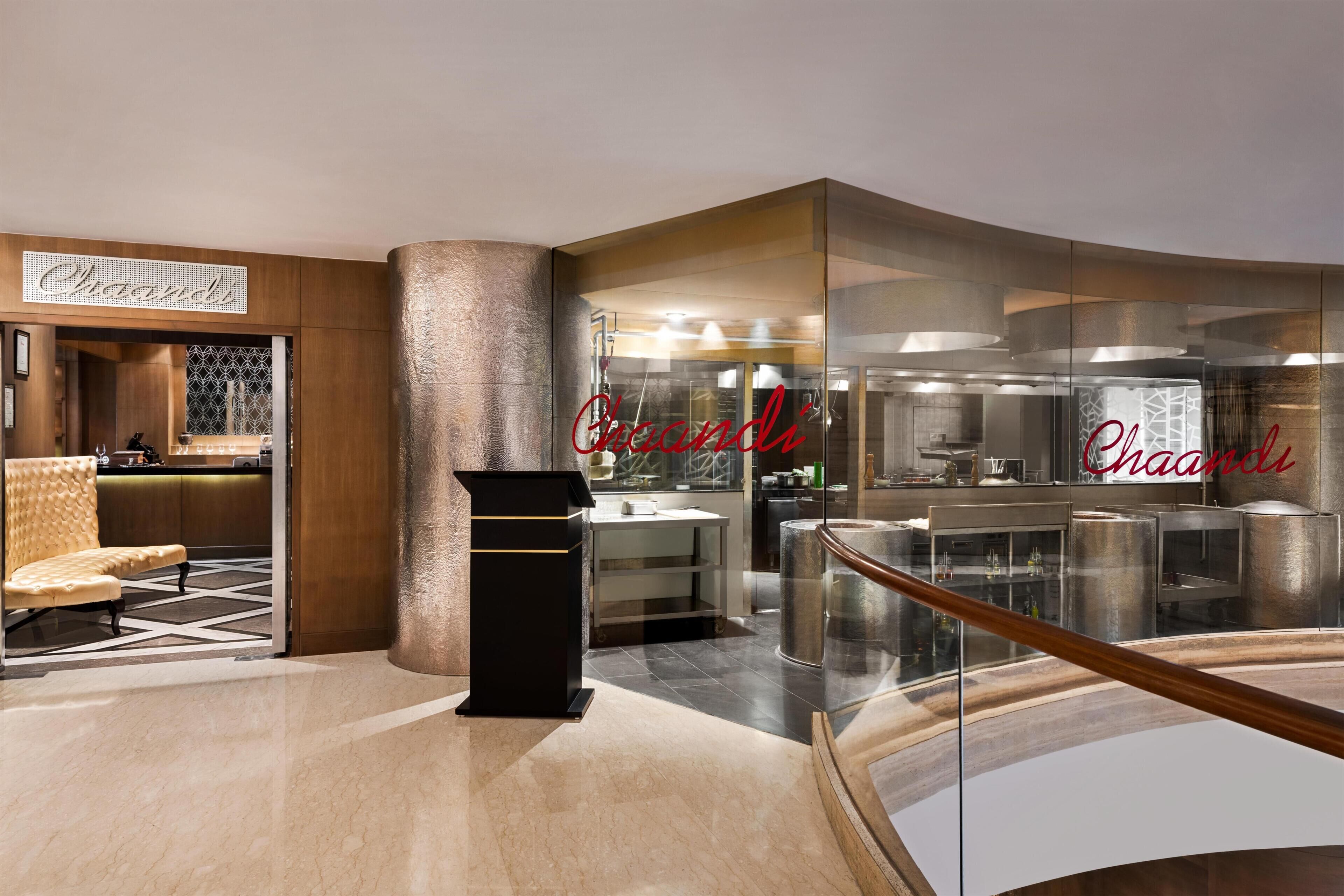 2 restaurants, breakfast, lunch, dinner served; international cuisine
