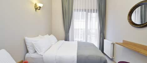 三人房 | 迷你吧、折疊床/加床、免費無線上網