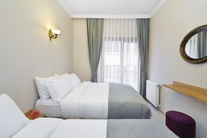 Triple Room | Minibar, rollaway beds, free WiFi - Euroistanbul Hotel (Istanbul)