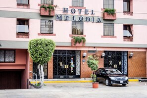 Property entrance - Hotel Melodia (Lima)