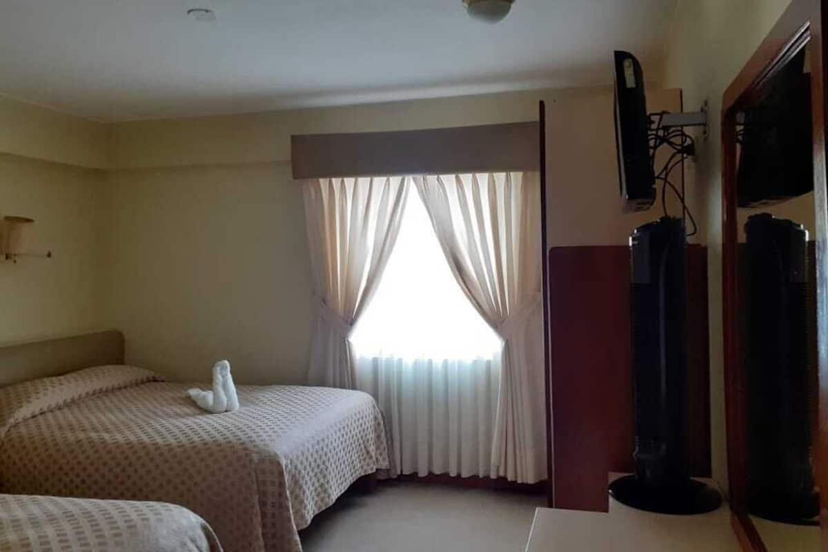 Chambre supérieure | Coffre-fort, lit d’appoint (supplément), accès au Wi-Fi (inclus)