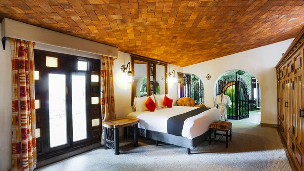 Quarto casal luxo | Escrivaninha, ferros/tábuas de passar roupa, Wi-Fi de cortesia