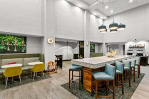 Tägliches inbegriffenes Frühstücksbuffet