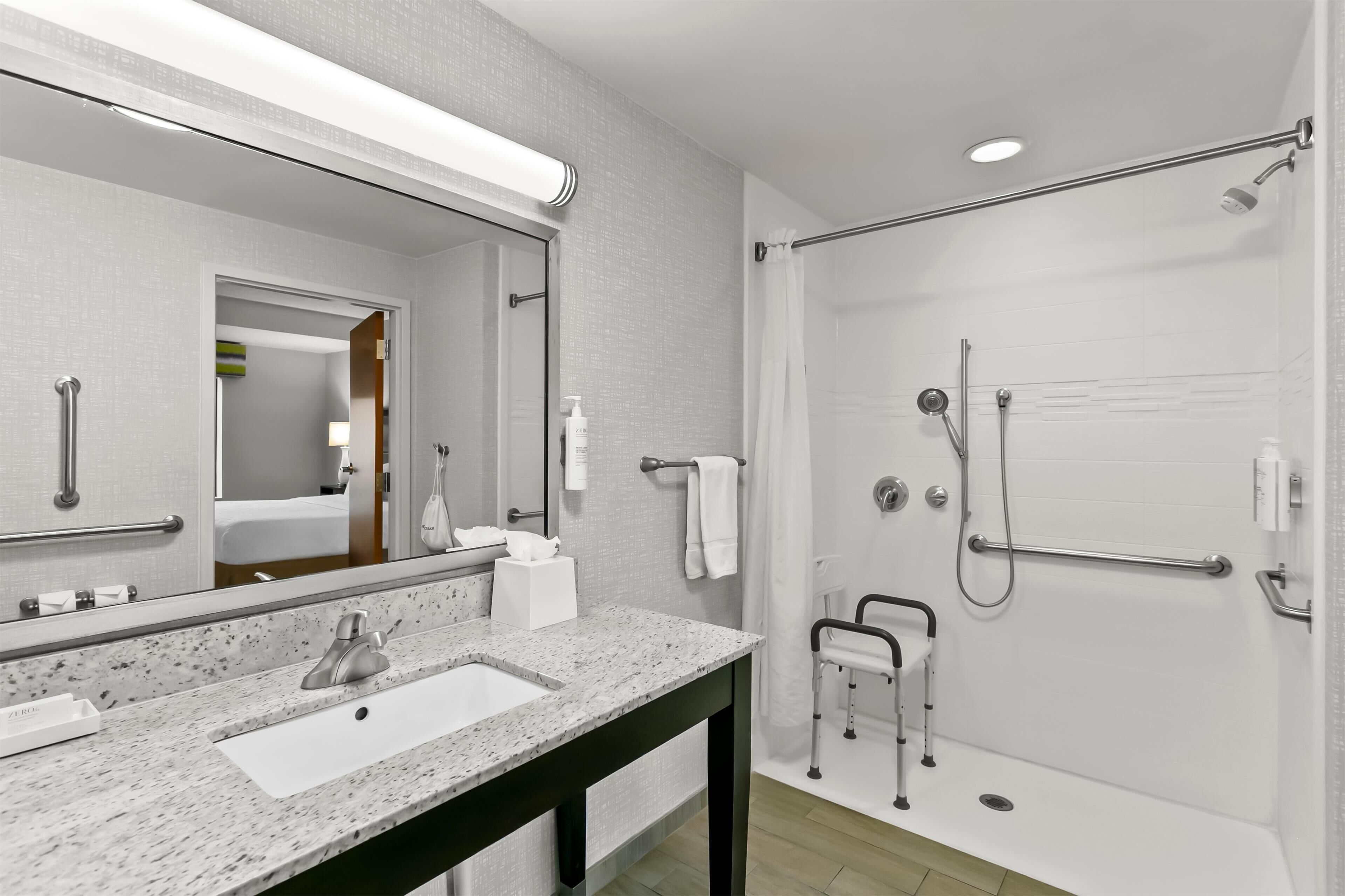 studio, accessible, non smoking | bathroom shower