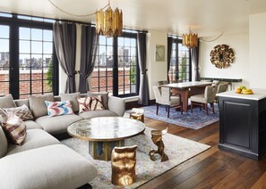 Penthouse (Ludlow) | Premium bedding, minibar, in-room safe, soundproofing