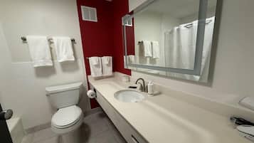 Room, 2 Queen Beds, Non Smoking | Bathroom