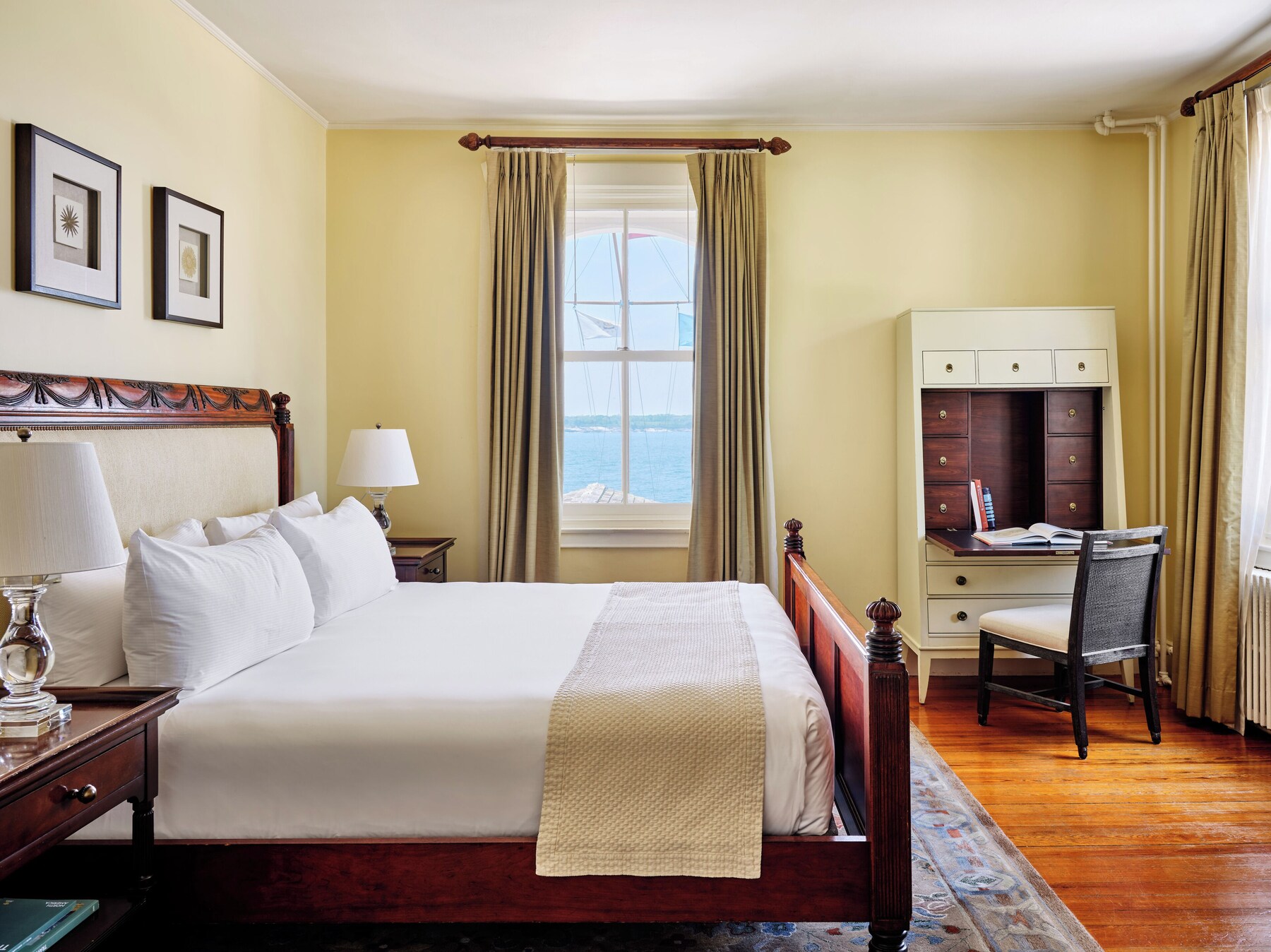 Mary Walsh Room | Hypo-allergenic bedding available, down comforters, in-room safe