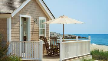 Beach Cottage | Hypo-allergenic bedding, down comforters, in-room safe