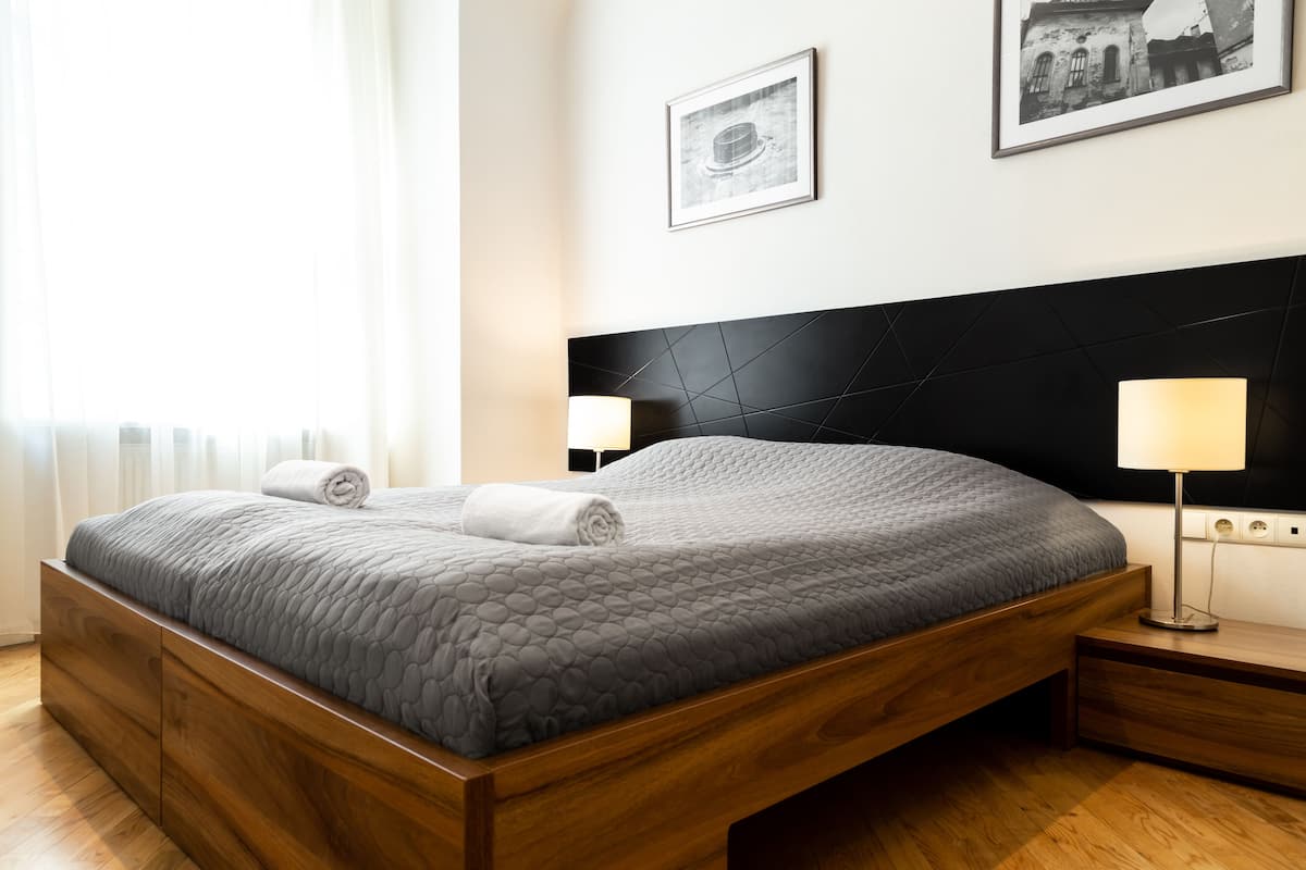 Familie appartement, 1 tweepersoonsbed met slaapbank, uitzicht op stad | 1 slaapkamer, individueel gedecoreerd, individueel gemeubileerd