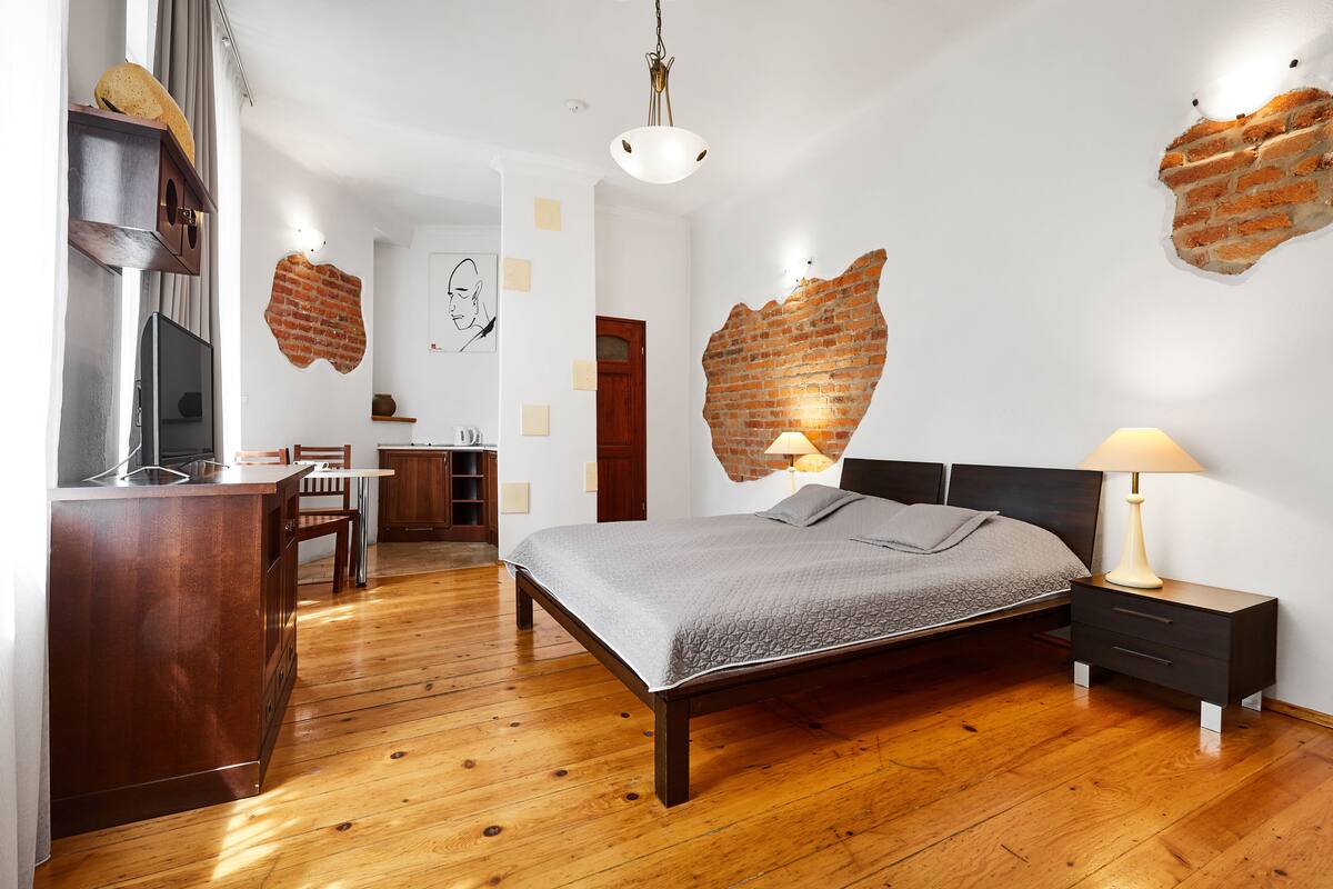 Studio | Iron/ironing board, cribs (free), rollaway beds (surcharge), WiFi (free)
