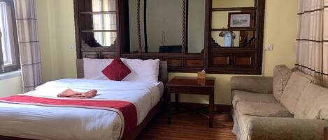 豪華雙人房, 1 張特大雙人床 | 客房內保險箱、書桌、筆電工作空間、免費無線上網