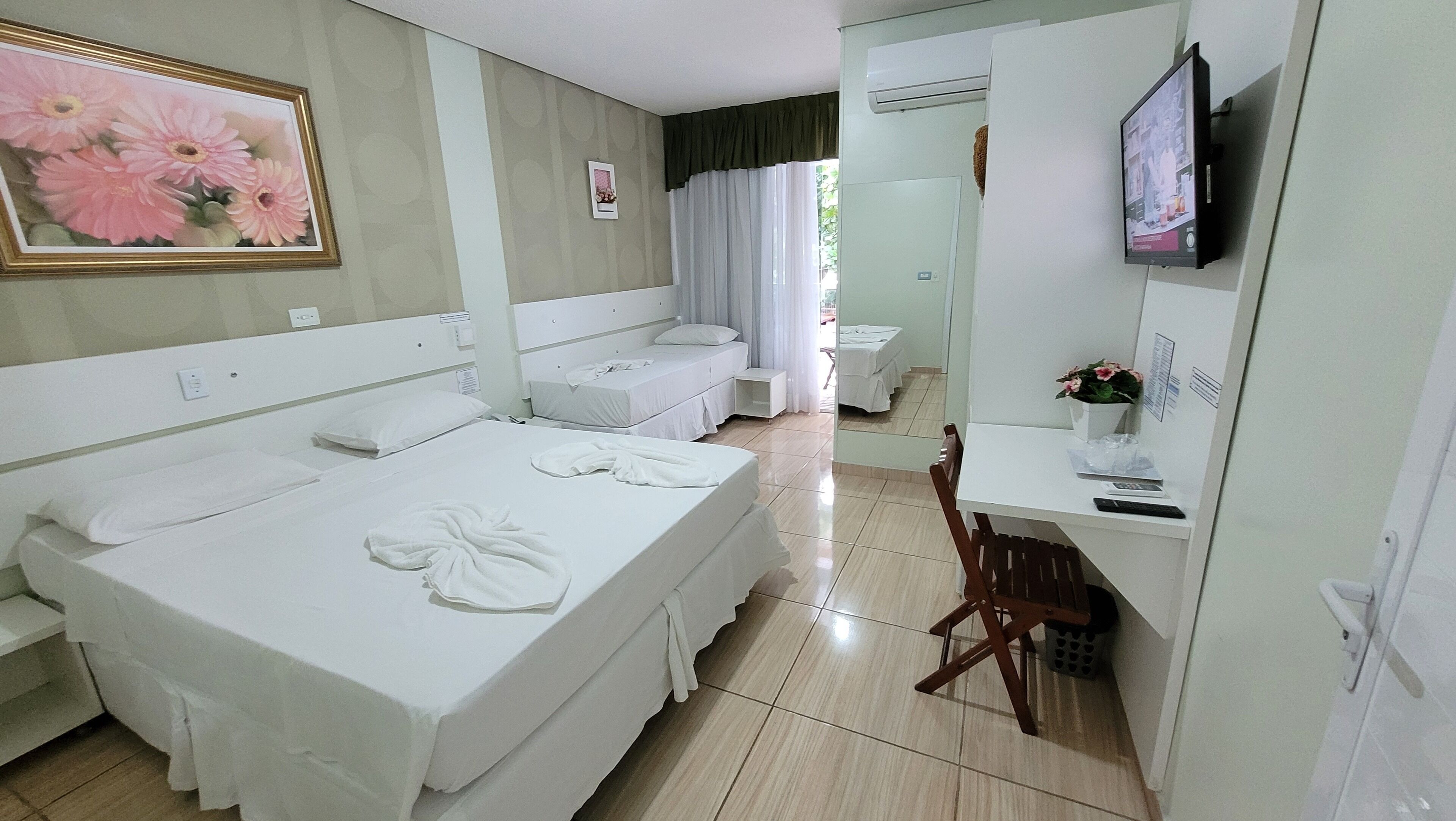 1 bedroom, minibar, in-room safe, desk