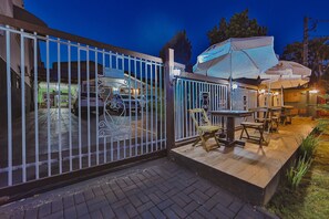 Façade de l’hébergement - soirée/nuit