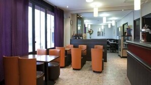 Bar (on property) - Hotel de l'Europe (Paris)