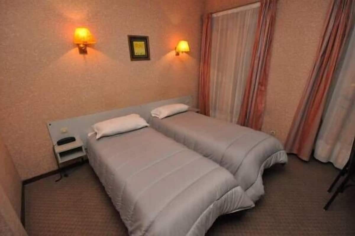 Twin Room | Soundproofing, iron/ironing board, rollaway beds, free WiFi