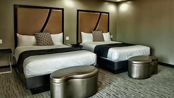 1 bedroom, Egyptian cotton sheets, premium bedding, down duvets