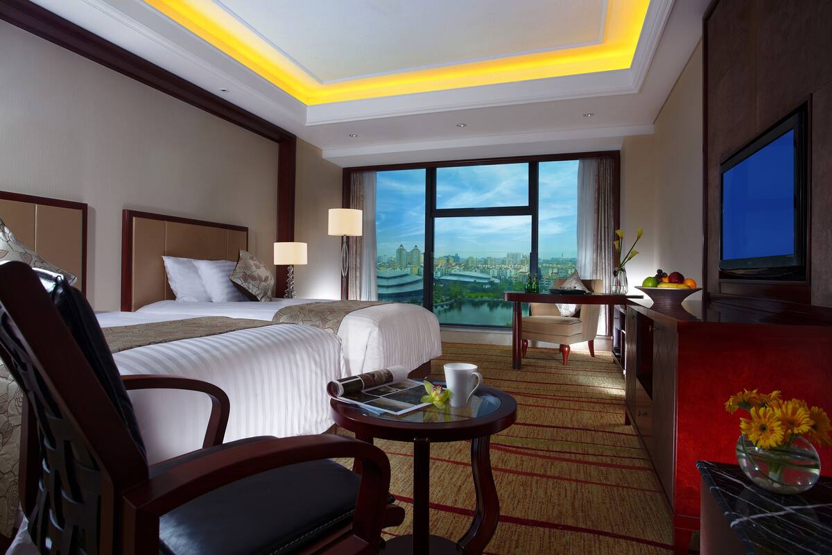 Minibar, in-room safe, desk, free WiFi
