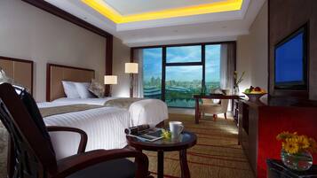 Minibar, in-room safe, desk, free WiFi