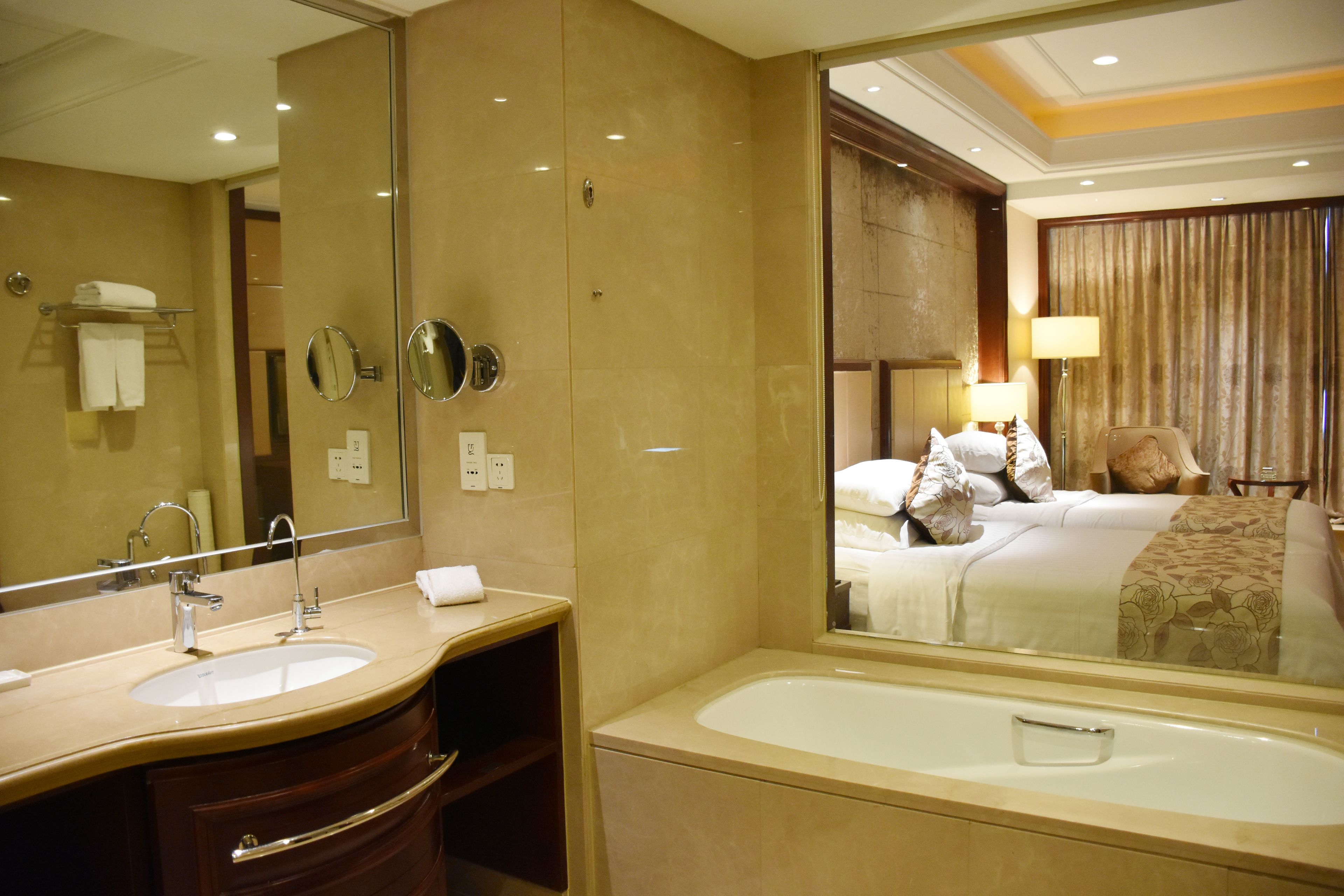 separate bathtub and shower, rainfall showerhead, free toiletries