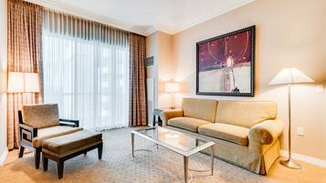 Ylelliset vuodevaatteet, untuvapeitot, pillowtop-patjalliset sängyt