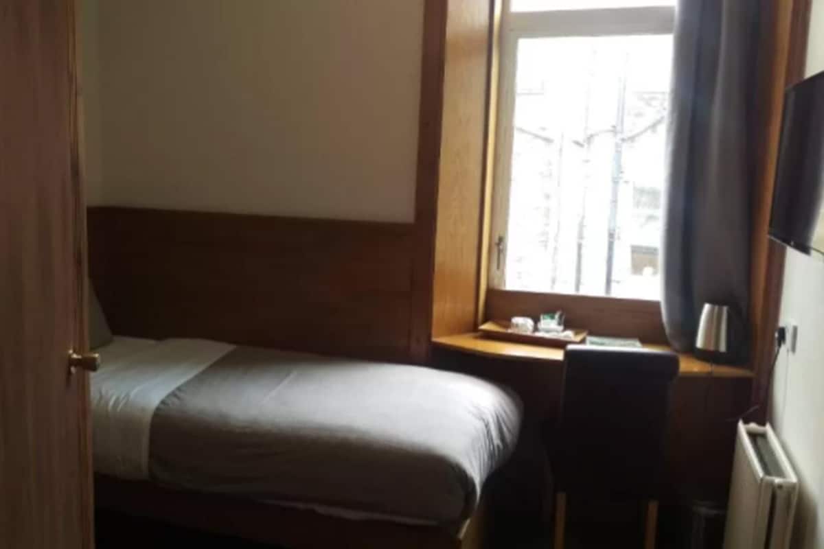 Eenpersoonskamer, 1 eenpersoonsbed | Een bureau, gratis wifi, beddengoed