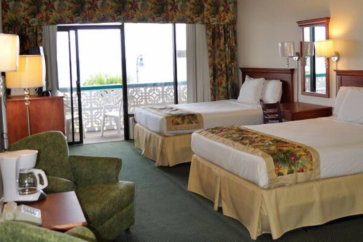 Premium bedding, in-room safe, WiFi (free)