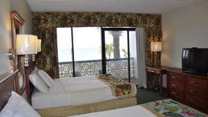 Premium bedding, in-room safe, WiFi (free) - The Diplomat Family Motel (Myrtle Beach)