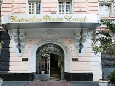 Reinales Plaza Hotel