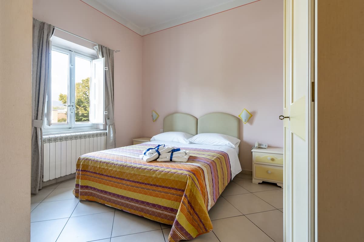 Camera quadrupla | Biancheria da letto di alta qualità