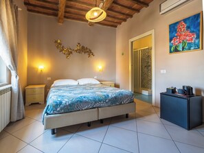 Double Room | Premium bedding, free minibar, in-room safe, desk - B&B Alma (Lucca)