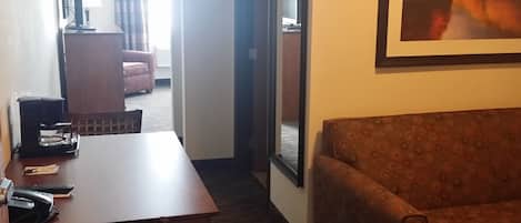 Suite, 1 Bedroom | Living room | 42-inch flat-screen TV with cable channels, TV