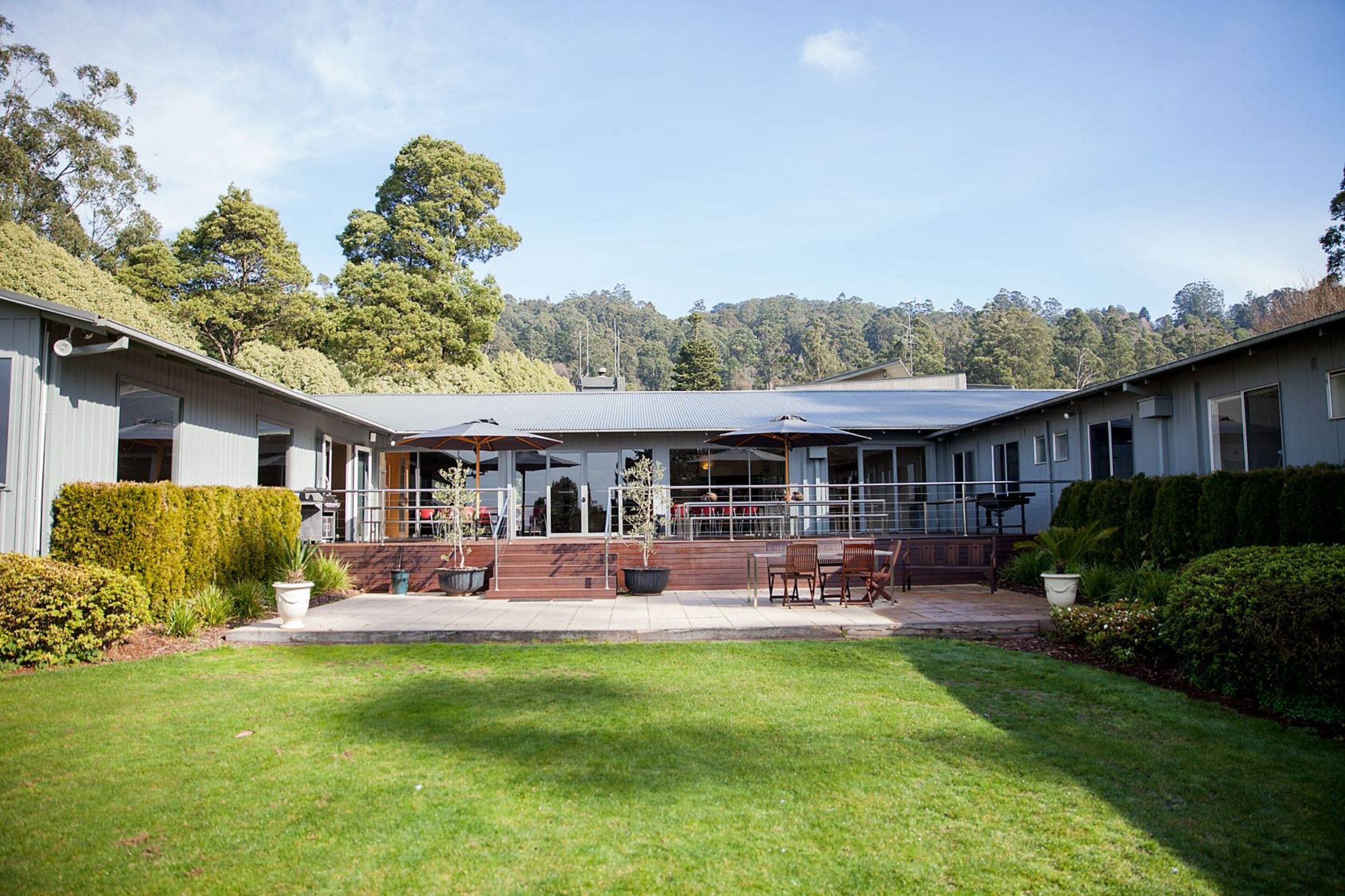 숙박 시설 정면