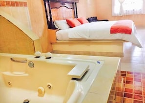 Chambre Deluxe | Baignoire à jets