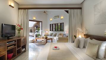 Minibar, in-room safe, desk, laptop workspace