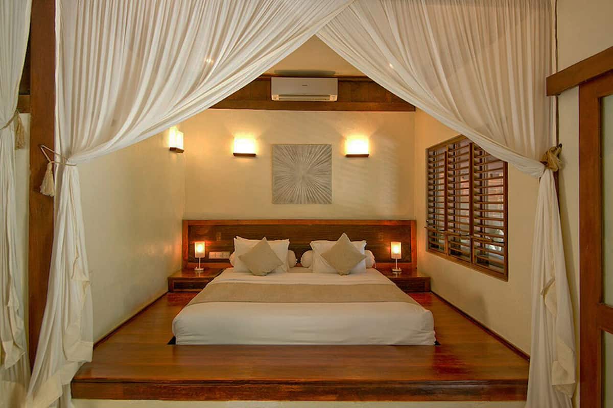 Premium Villa, 1 Bedroom, Private Pool (Villa 7) | Minibar, in-room safe, desk, laptop workspace