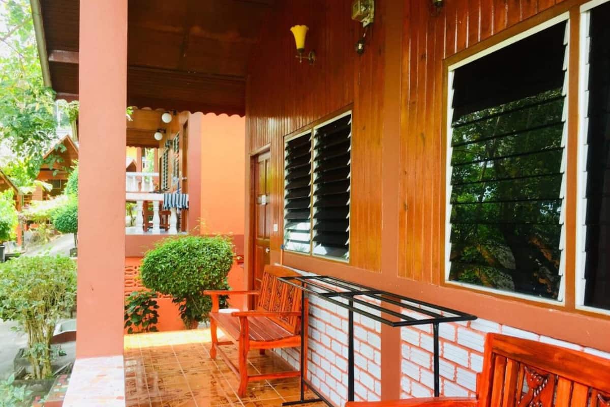 Superior Twin Room (Fan) | Free WiFi