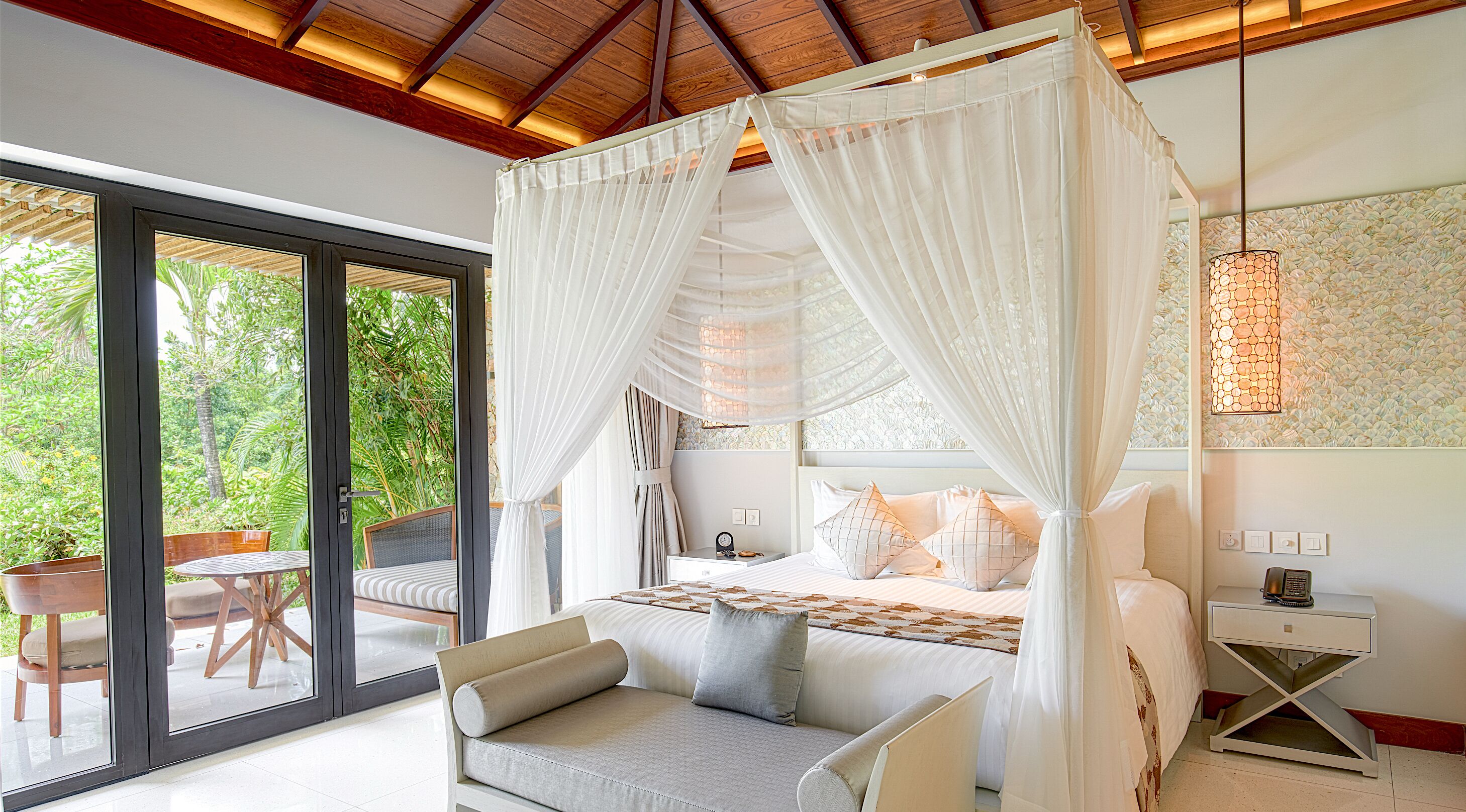 pearl suite villa | 1 bedroom, pillow-top beds, minibar, in-room safe