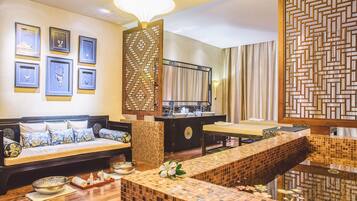 Sauna, hot tub, steam room, body treatments, aromatherapy