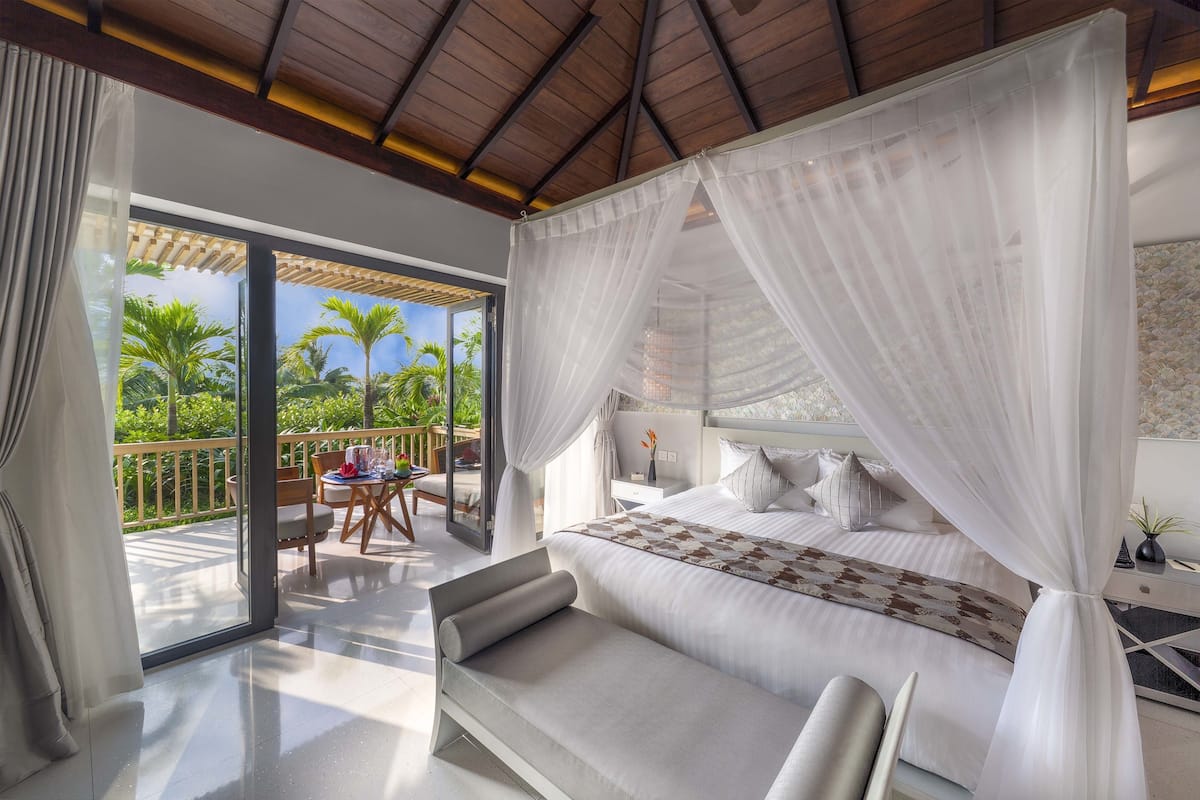 pearl suite villa | 1 bedroom, pillow-top beds, minibar, in-room safe