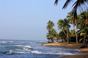 View from property - Time N Tide Beach Resort (Hikkaduwa)
