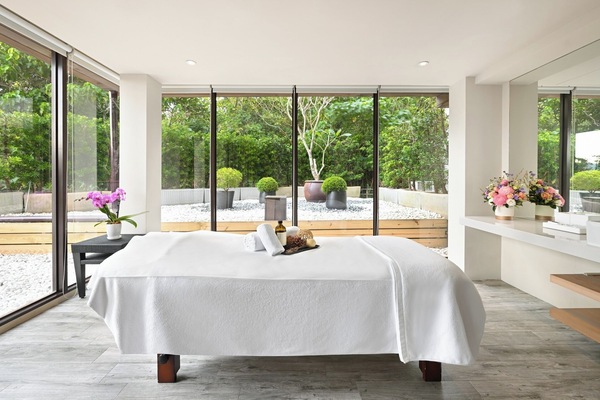 Couples treatment room(s), body treatments, aromatherapy, body wraps